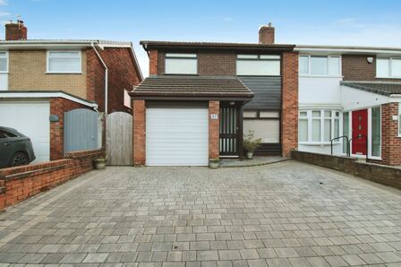 Hinckley Road, 3 bedroom Semi Detached House to rent, £1,100 pcm