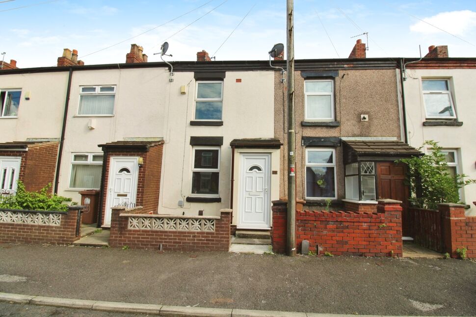 2 bedroom Mid Terrace House to rent