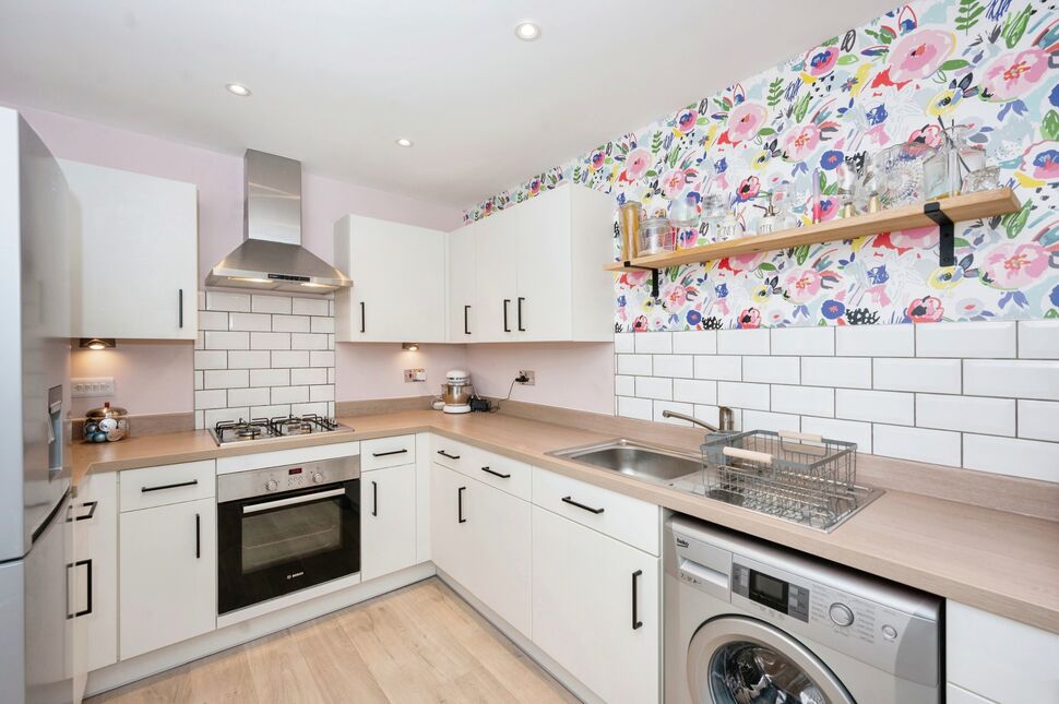 Kitchen / Dining Area