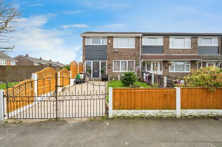 Sutton Heath Road, 3 bedroom End Terrace House for sale, £150,000