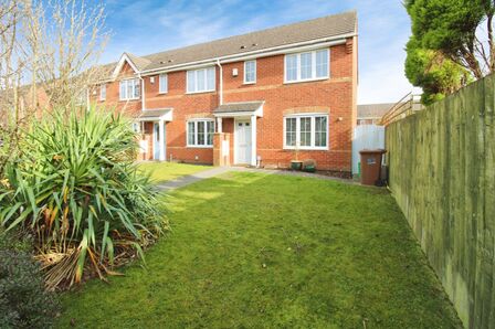 Horsey Mere Gardens, 3 bedroom Semi Detached House to rent, £975 pcm