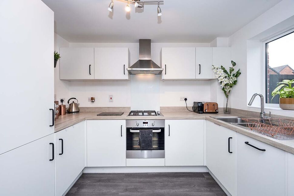 Kitchen / Dining Area