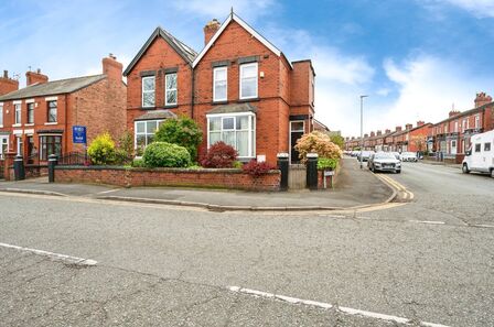 Bishop Road, 4 bedroom Semi Detached House for sale, £300,000