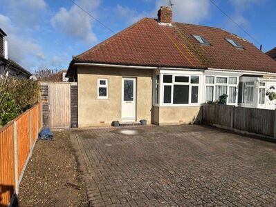 Edgar Crescent, 2 bedroom Semi Detached Bungalow to rent, £1,245 pcm