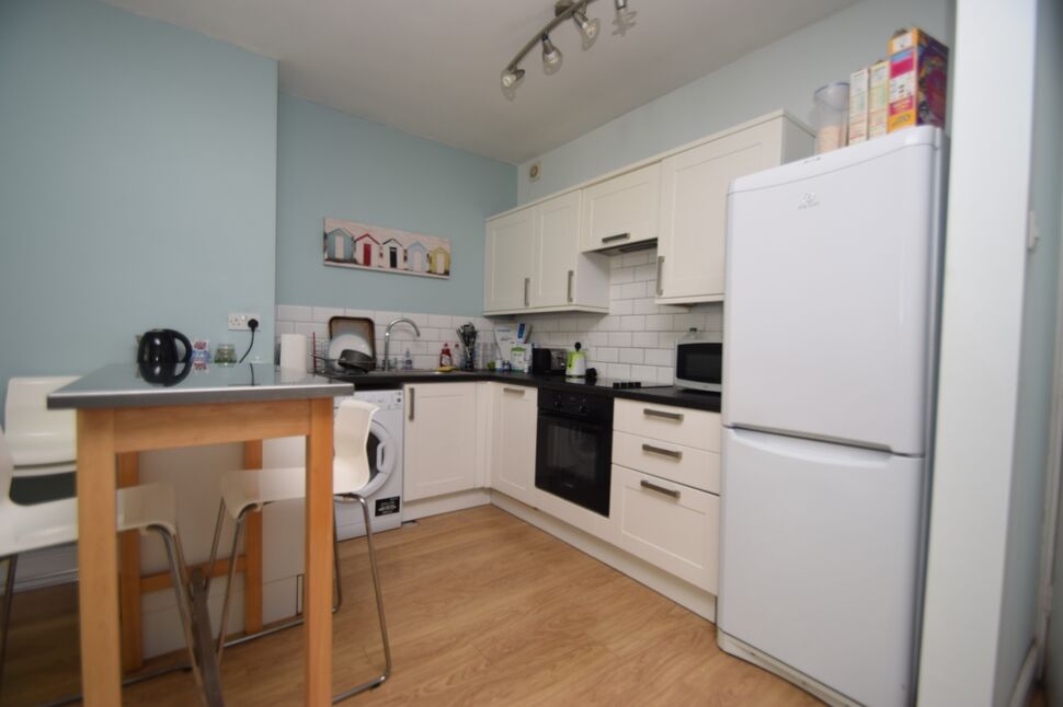 Lounge / Open Plan Kitchen