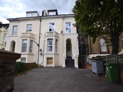 Flat 4 Waverley Road, 1 bedroom  Flat to rent, £895 pcm