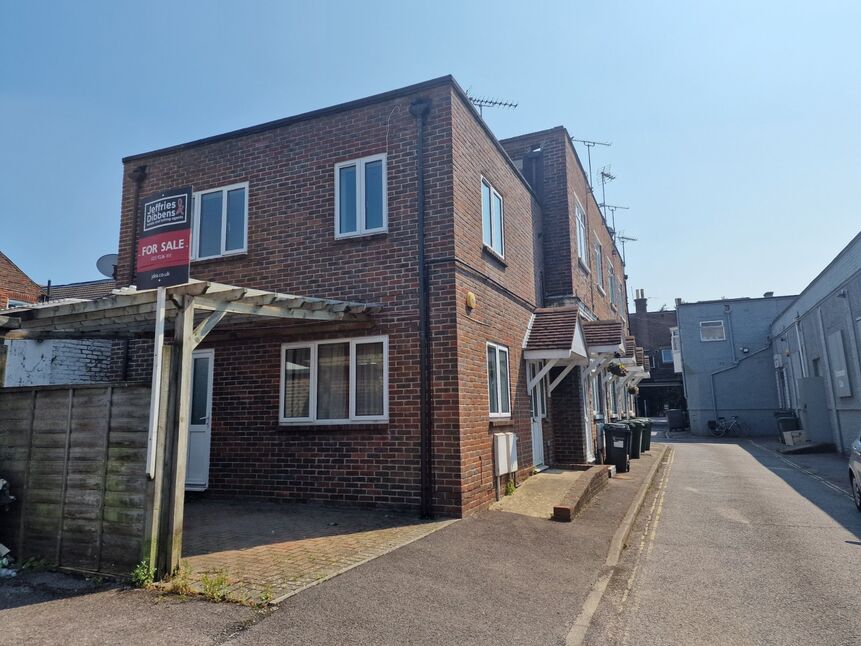 Main image of 2 bedroom End Terrace House for sale, Highland Road, Southsea, Hampshire, PO4