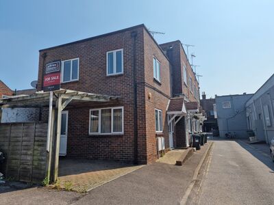 2 bedroom End Terrace House for sale