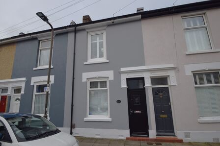 2 bedroom Mid Terrace House for sale