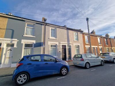 2 bedroom Mid Terrace House for sale