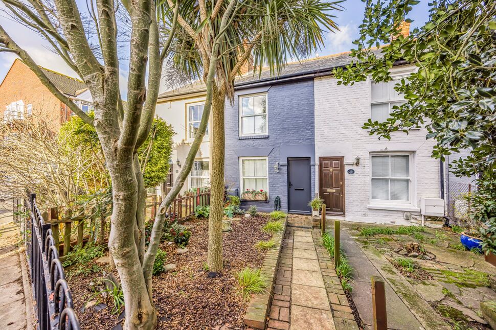 Main image of 2 bedroom Mid Terrace House for sale, Highland Terrace, Southsea, Hampshire, PO4