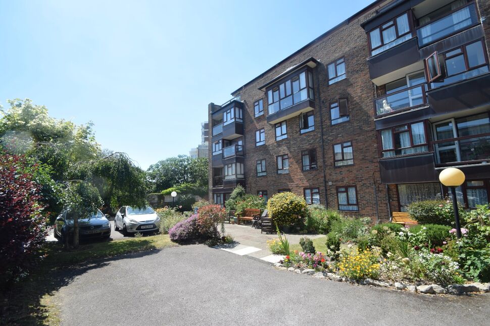 Main image of 1 bedroom  Flat for sale, Eastern Villas Road, Southsea, Hampshire, PO4