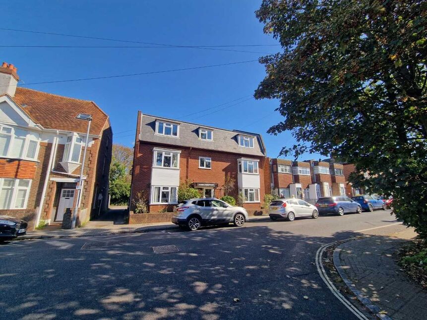 Main image of 1 bedroom  Flat for sale, Hamilton Road, Southsea, Hampshire, PO5