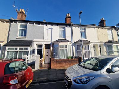 2 bedroom Mid Terrace House to rent