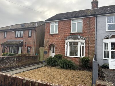 Earls Road, 3 bedroom Semi Detached House to rent, £1,350 pcm