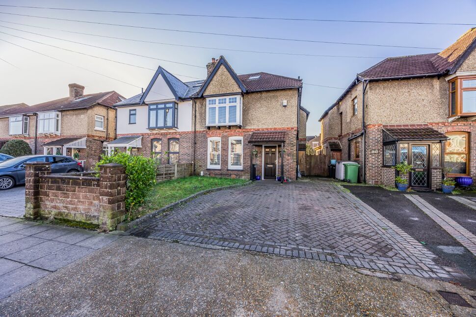 Main image of 4 bedroom Semi Detached House for sale, Goldsmith Avenue, Southsea, Hampshire, PO4