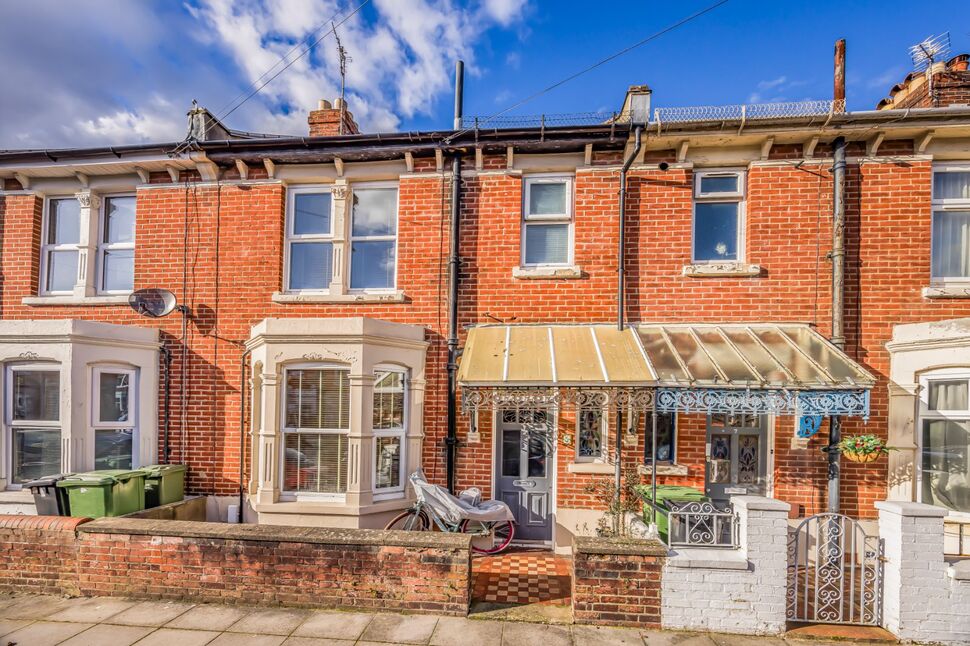 Main image of 3 bedroom Mid Terrace House for sale, Milton Park Avenue, Southsea, Hampshire, PO4