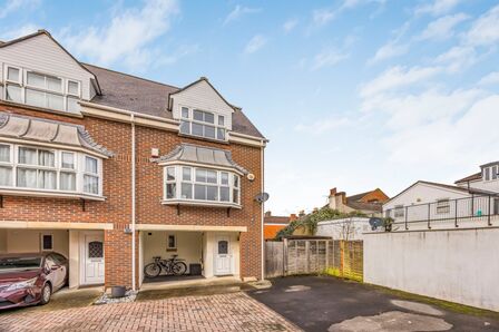 St. Ronans Road, 4 bedroom End Terrace House for sale, £435,000