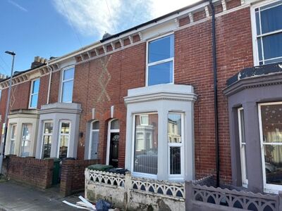 3 bedroom Mid Terrace House to rent