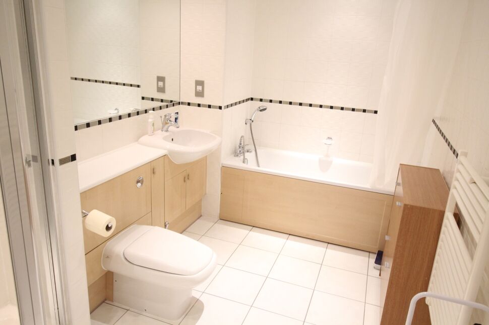 En-Suite Bathroom