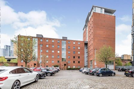 South Hall Street, 2 bedroom  Flat to rent, £1,700 pcm