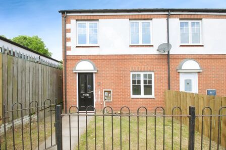 Cedar Court, 3 bedroom End Terrace House to rent, £675 pcm