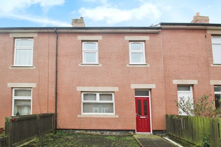 3 bedroom Mid Terrace House for sale