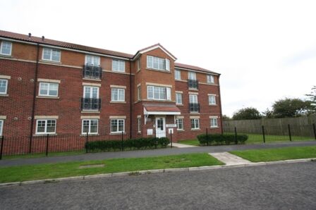 Lady Mantle Close, 2 bedroom  Flat to rent, £625 pcm