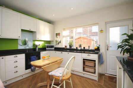 Sunny Side Grove, 4 bedroom Semi Detached House for sale, £265,000