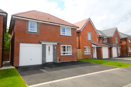 Hills Drive, 4 bedroom Detached House for sale, £235,000