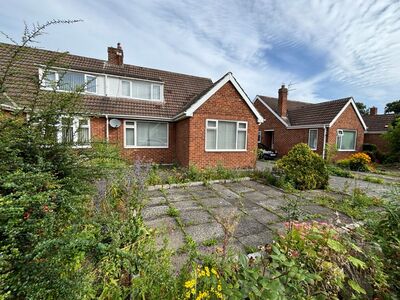 2 bedroom Semi Detached Bungalow for sale