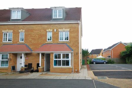 4 bedroom End Terrace House for sale