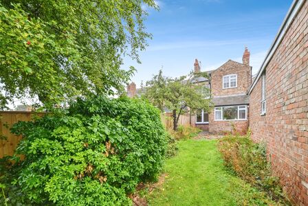 Carlton Village, 3 bedroom Mid Terrace House for sale, £290,000