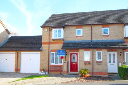 Harewood Crescent, 3 bedroom Semi Detached House for sale, £175,000