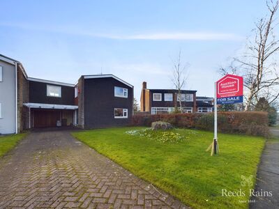 Dunedin Avenue, 3 bedroom Detached House for sale, £140,000