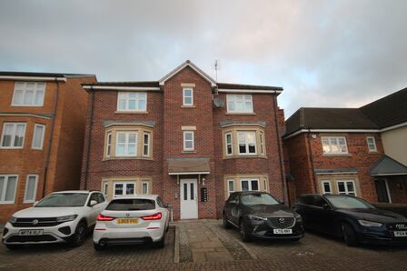 Fairview Gardens, 2 bedroom  Flat to rent, £575 pcm