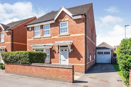 Dalefield Road, 4 bedroom Detached House to rent, £1,200 pcm