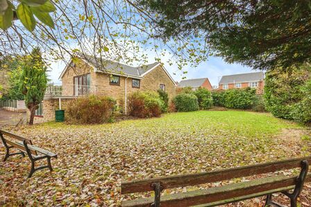 Field Lane, 5 bedroom Detached House for sale, £390,000