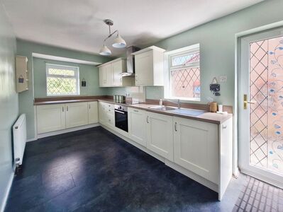 Meadow Vale, 2 bedroom Semi Detached Bungalow for sale, £230,000