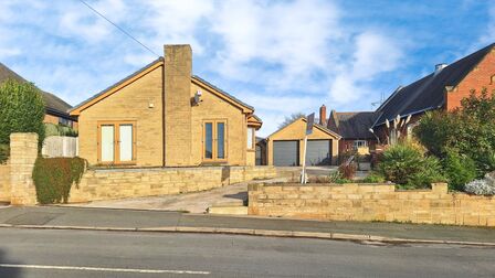 Mount Road, 3 bedroom Detached House for sale, £425,000