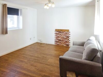 Hope Street, 1 bedroom  Flat to rent, £650 pcm