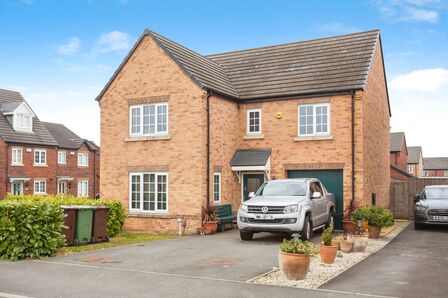 Benson Lane, 4 bedroom Detached House for sale, £325,000