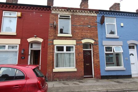 2 bedroom Mid Terrace House to rent