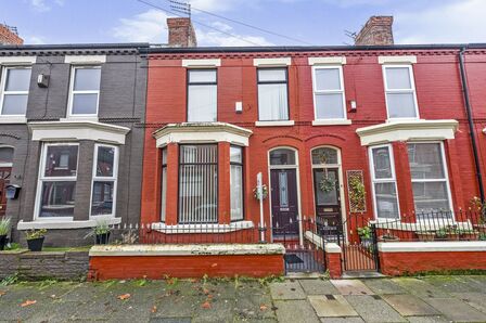 Elmdale Road, 3 bedroom Mid Terrace House to rent, £900 pcm