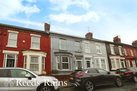 3 bedroom Mid Terrace House for sale