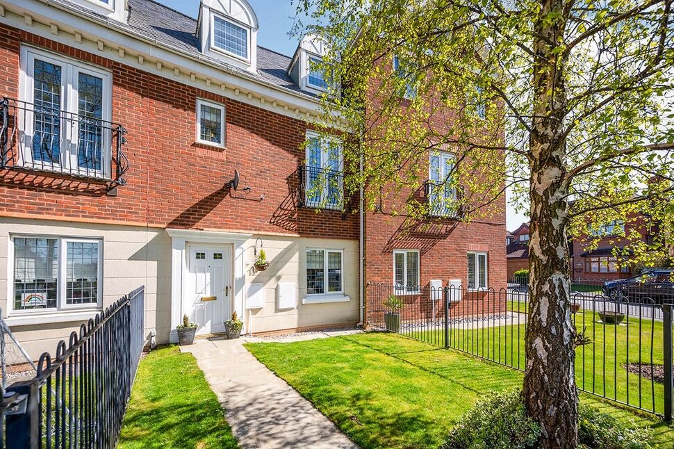 Main image of 3 bedroom Mid Terrace House to rent, Upton Rocks Avenue, Widnes, Cheshire, WA8