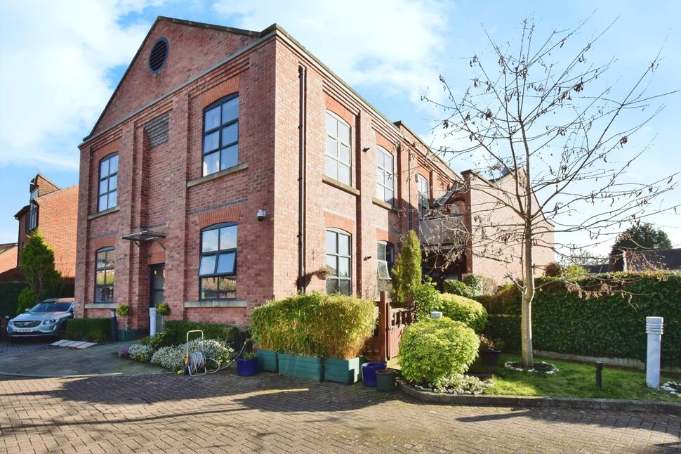 Main image of 2 bedroom  Flat for sale, Pembroke House, Hawthorn Street, Cheshire, SK9