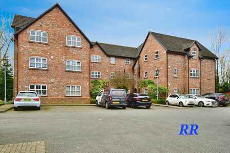 Swallow Court, 2 bedroom  Flat for sale, £245,000