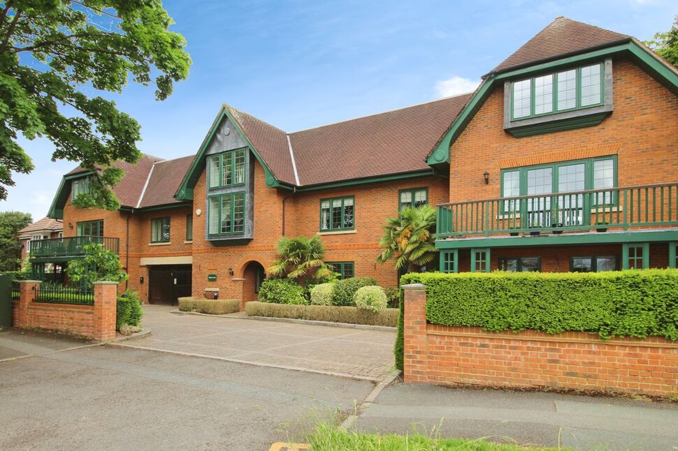 Main image of 2 bedroom  Flat to rent, Knutsford Road, Wilmslow, Cheshire, SK9