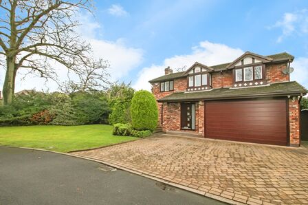 4 bedroom Detached House to rent